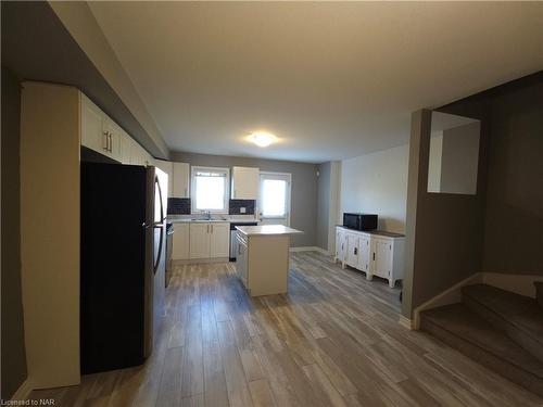 7-7768 Ascot Circle, Niagara Falls, ON - Indoor Photo Showing Kitchen