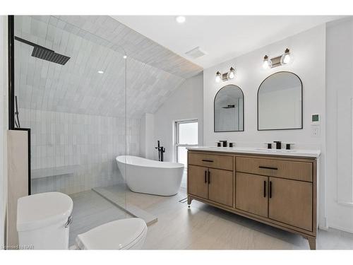 26 Elizabeth Street, Grimsby, ON - Indoor Photo Showing Bathroom