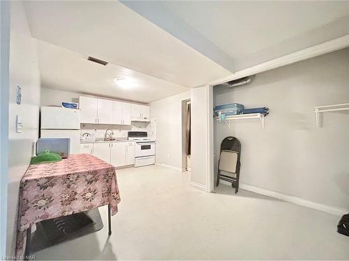 Lower-22 Augusta Avenue, St. Catharines, ON - Indoor Photo Showing Kitchen