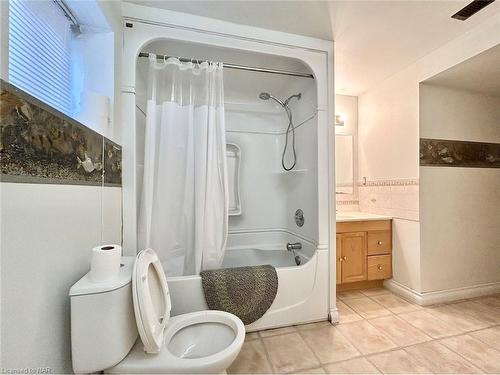 Lower-22 Augusta Avenue, St. Catharines, ON - Indoor Photo Showing Bathroom