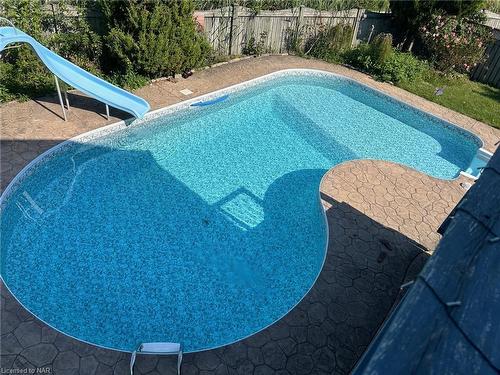 8207 Beaver Glen Drive, Niagara Falls, ON - Outdoor With In Ground Pool