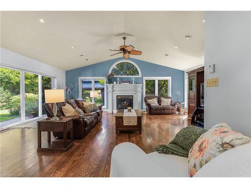 5 Cherryhill Drive, Grimsby, ON - Indoor Photo Showing Living Room With Fireplace