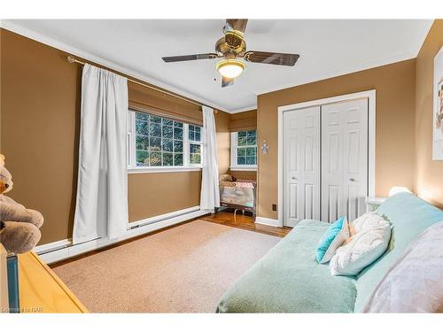 5 Cherryhill Drive, Grimsby, ON - Indoor Photo Showing Bedroom