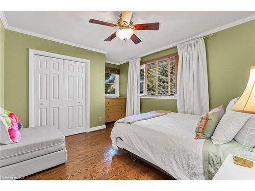 5 Cherryhill Drive, Grimsby, ON - Indoor Photo Showing Bedroom