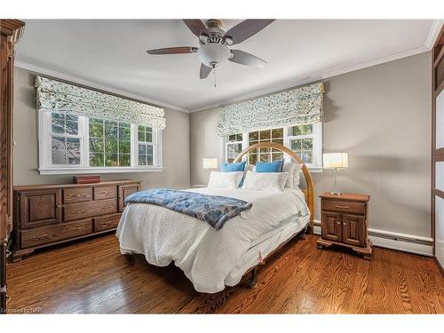 5 Cherryhill Drive, Grimsby, ON - Indoor Photo Showing Bedroom