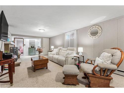 5 Cherryhill Drive, Grimsby, ON - Indoor Photo Showing Living Room