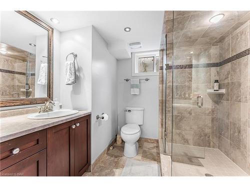 5 Cherryhill Drive, Grimsby, ON - Indoor Photo Showing Bathroom