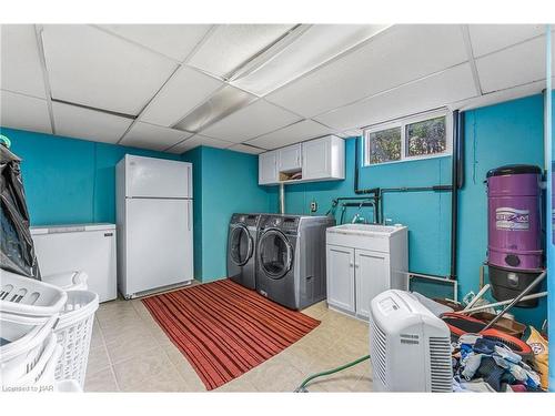 5 Cherryhill Drive, Grimsby, ON - Indoor Photo Showing Laundry Room