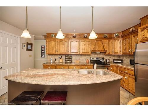 51250 Tunnacliffe Road S, Wainfleet, ON - Indoor Photo Showing Kitchen With Double Sink