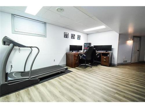 324 Morningstar Avenue, Welland, ON - Indoor Photo Showing Gym Room