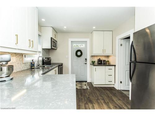 27 Ida Street, St. Catharines, ON - Indoor Photo Showing Kitchen