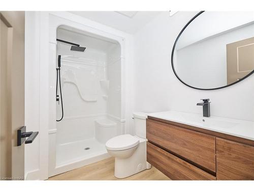 3747 Dominion Road, Ridgeway, ON - Indoor Photo Showing Bathroom