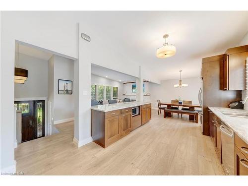 62 Wakil Drive, St. Catharines, ON - Indoor Photo Showing Kitchen