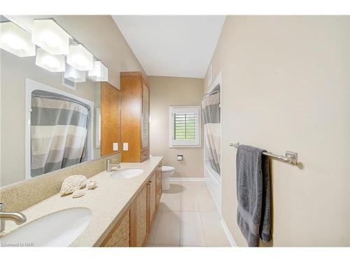 62 Wakil Drive, St. Catharines, ON - Indoor Photo Showing Bathroom