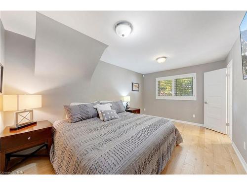 62 Wakil Drive, St. Catharines, ON - Indoor Photo Showing Bedroom