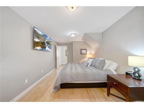 62 Wakil Drive, St. Catharines, ON - Indoor Photo Showing Bedroom