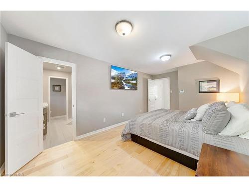 62 Wakil Drive, St. Catharines, ON - Indoor Photo Showing Bedroom