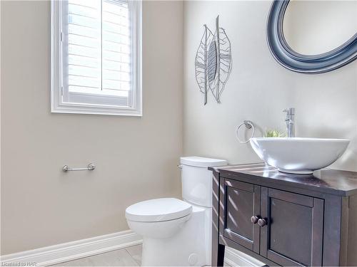 19 Moes Crescent, St. Catharines, ON - Indoor Photo Showing Bathroom