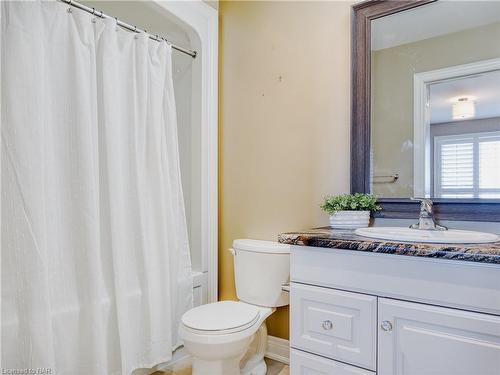 19 Moes Crescent, St. Catharines, ON - Indoor Photo Showing Bathroom