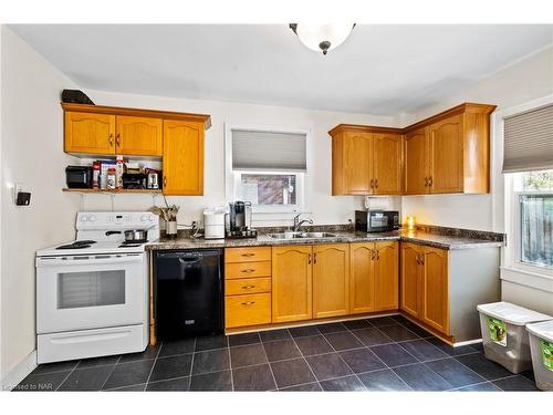 222 Alexandra Street, Port Colborne, ON - Indoor Photo Showing Kitchen With Double Sink