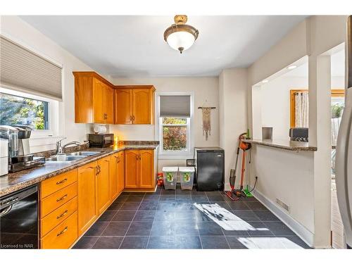 222 Alexandra Street, Port Colborne, ON - Indoor Photo Showing Kitchen With Double Sink