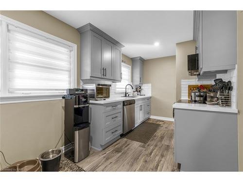 99 Forks Road, Welland, ON - Indoor Photo Showing Kitchen