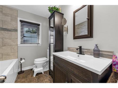 99 Forks Road, Welland, ON - Indoor Photo Showing Bathroom