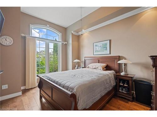 26 Muirfield Trail, Welland, ON - Indoor Photo Showing Bedroom