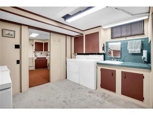 20 Heywood Avenue, St. Catharines, ON - Indoor Photo Showing Laundry Room