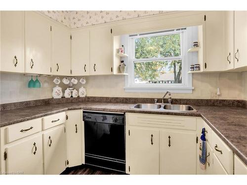 20 Heywood Avenue, St. Catharines, ON - Indoor Photo Showing Kitchen With Double Sink