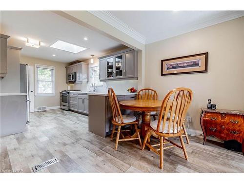 17 Tamarack Avenue, St. Catharines, ON - Indoor Photo Showing Dining Room