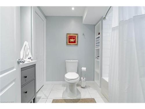 17 Tamarack Avenue, St. Catharines, ON - Indoor Photo Showing Bathroom