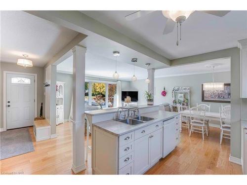 3351 Wiltshire Boulevard, Niagara Falls, ON - Indoor Photo Showing Kitchen With Double Sink