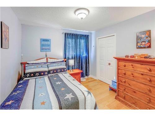 3351 Wiltshire Boulevard, Niagara Falls, ON - Indoor Photo Showing Bedroom