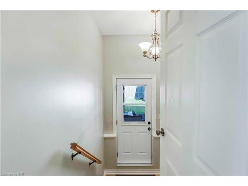 3351 Wiltshire Boulevard, Niagara Falls, ON - Indoor Photo Showing Other Room