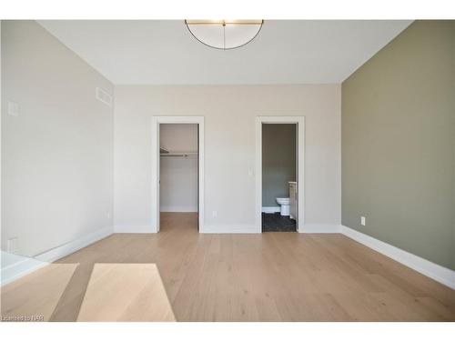 2-300 Richmond Street, Thorold, ON - Indoor Photo Showing Other Room