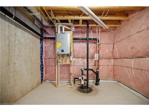 2-300 Richmond Street, Thorold, ON - Indoor Photo Showing Basement