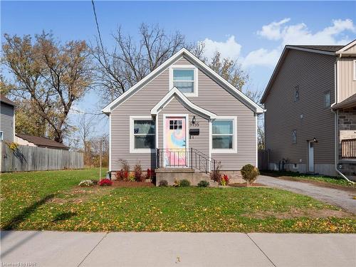 5755 Kitchener Street, Niagara Falls, ON - Outdoor With Facade