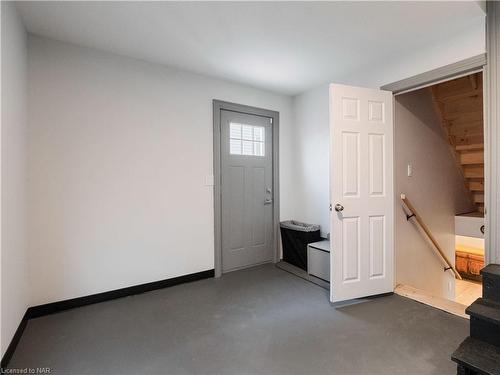 5755 Kitchener Street, Niagara Falls, ON - Indoor Photo Showing Other Room