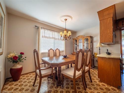 53 Oak Street, Port Colborne, ON - Indoor Photo Showing Dining Room