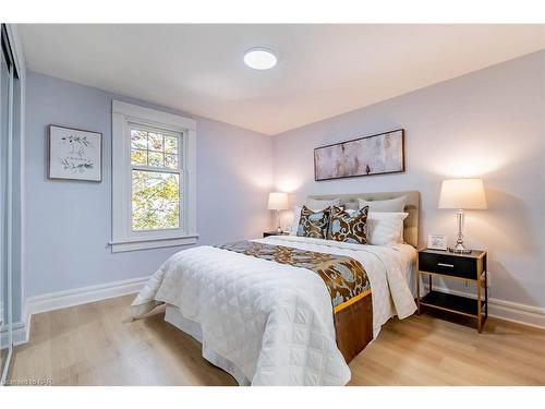 169 Russell Avenue, St. Catharines, ON - Indoor Photo Showing Bedroom