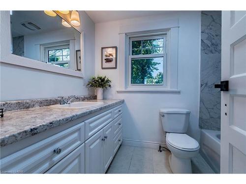 169 Russell Avenue, St. Catharines, ON - Indoor Photo Showing Bathroom