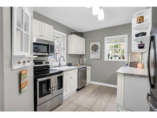 242 Jarvis Street, Fort Erie, ON - Indoor Photo Showing Kitchen