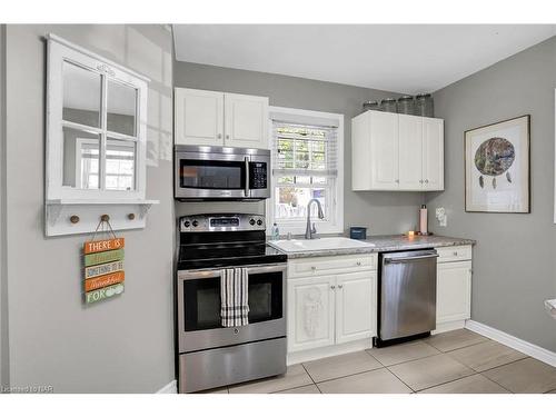 242 Jarvis Street, Fort Erie, ON - Indoor Photo Showing Kitchen