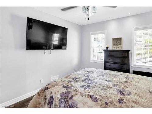 242 Jarvis Street, Fort Erie, ON - Indoor Photo Showing Bedroom