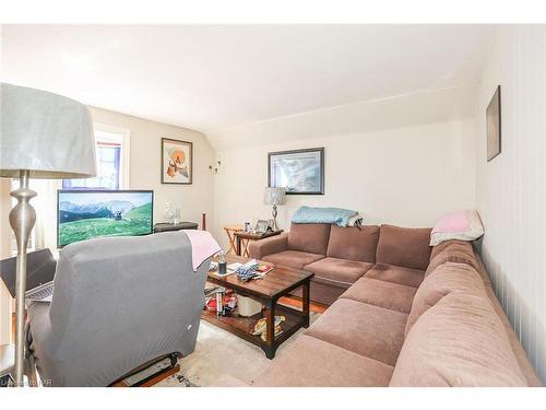 242 Jarvis Street, Fort Erie, ON - Indoor Photo Showing Living Room