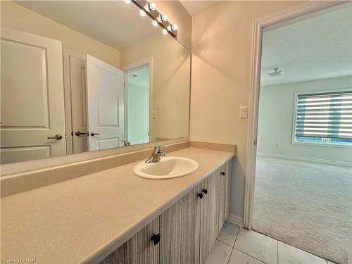 132 Cottonwood Crescent, Welland, ON - Indoor Photo Showing Bathroom