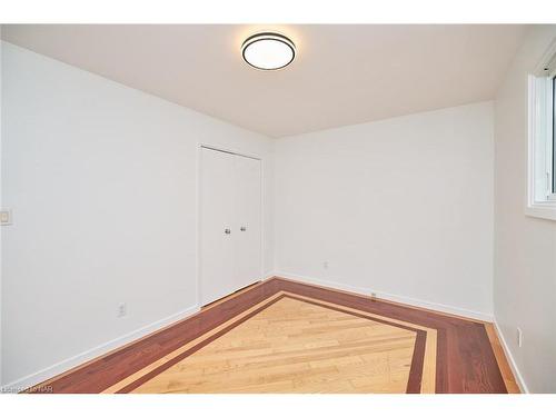 1112 Kennedy Drive, Fort Erie, ON - Indoor Photo Showing Other Room