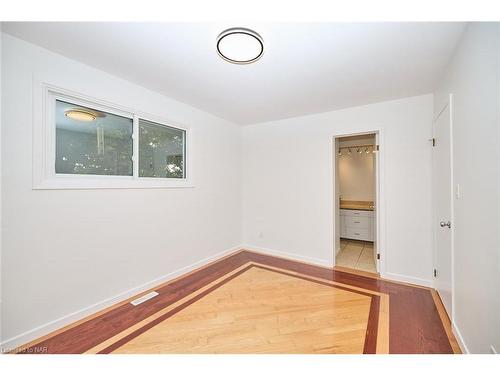 1112 Kennedy Drive, Fort Erie, ON - Indoor Photo Showing Other Room