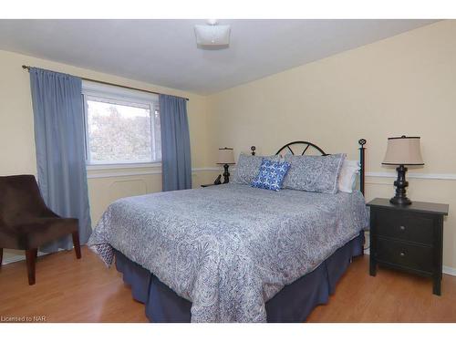 32 Ramsey Street, St. Catharines, ON - Indoor Photo Showing Bedroom